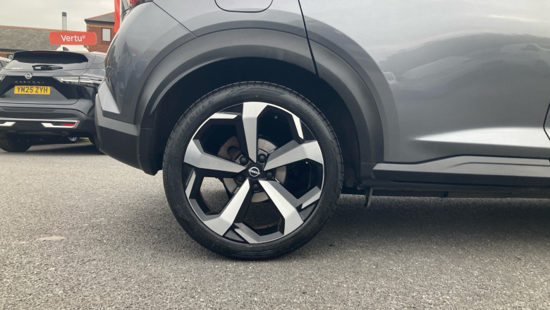 Nissan Juke 1.0 DiG-T 114 Tekna 5dr Petrol Hatchback